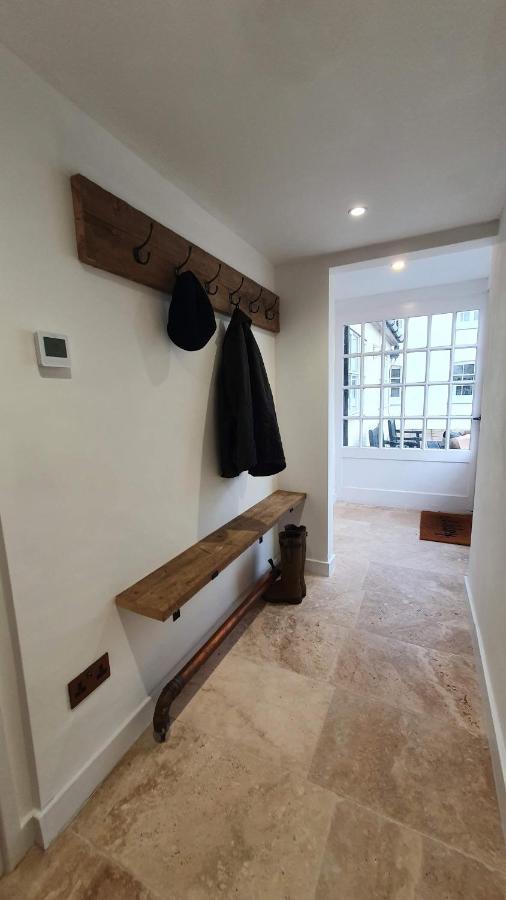 Exclusive Coach House With Lakeside Hot Tub On Country Estate Toddington (Bedfordshire) Exterior foto